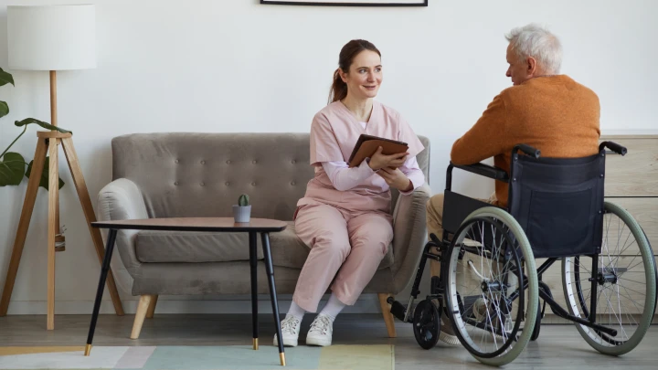 Digitalisierung in den Altenheimen: Wie kann das funktionieren?